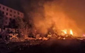 Унаслідок обстрілів у Куп’янську виникла пожежа на території меблевого цеху