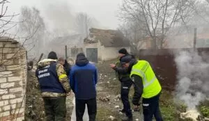 Куп’янськ обстріляли під час ексгумації, загинула жінка