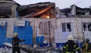 Обстріл Харківщини: горів енергетичний об’єкт та адміністративна будівля