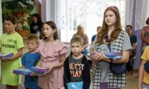Діти з Купʼянської громади отримали нові гаджети