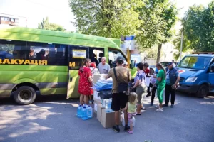 Евакуйованих з Купʼянщини людей кидають на призволяще - фейк