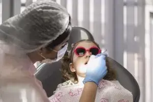 Здоровье зубов в любом возрасте с центром Firstdental