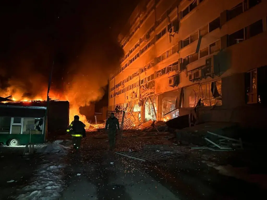 Окупанти поцілили КАБами по приватному підприємству в Купʼянському районі