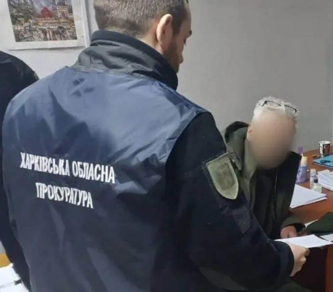 Харків'янин намагався провезти у Куп'янськ алкоголь, а його товариш пропонував хабар правоохоронцям