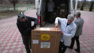 Фонд Дениса Парамонова доставив допомогу жителям деокупованого села та відправив на реабілітацію до Італії групу дітей з Харківщини