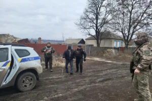 З Купʼянського району поліція евакуювала самотнього 70-річного чоловіка, який попросив про це