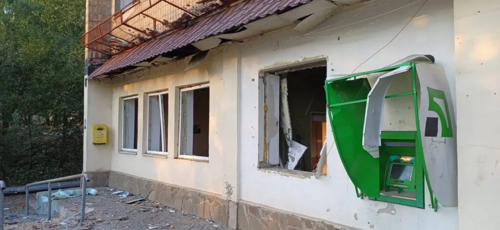 Окупанти обстріляли село у Куп'янській громаді - сталася пожежа, постраждали люди