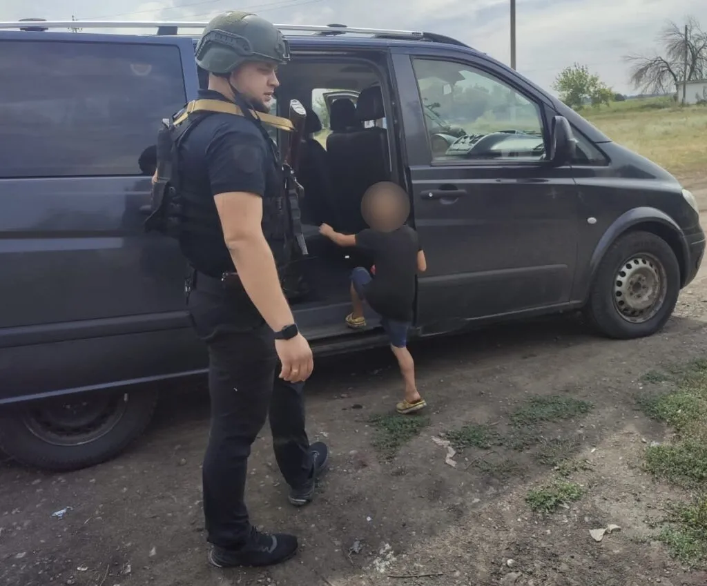 На Харківщині заборонено повертатися на території, звідки проводять примусову евакуацію