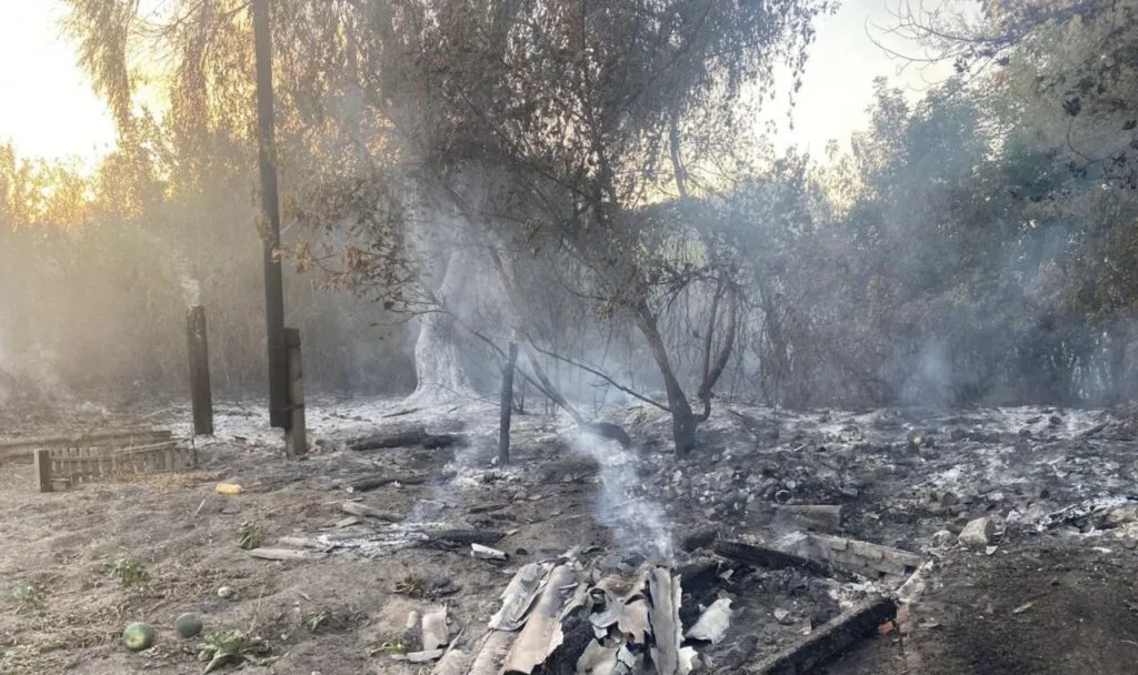 На Купʼянщині окупанти спричинили пожежу та травмували жінку