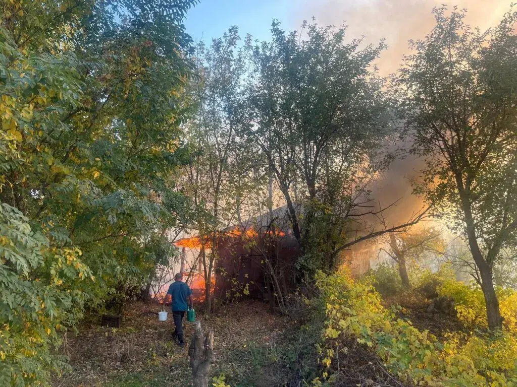 У Купʼянську росіяни вдарили біля магазину та ринку - є жертви