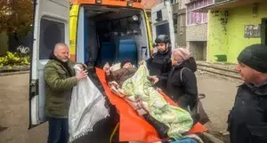 Рятувальники вивозять з Куп'янщини літніх та маломобільних людей
