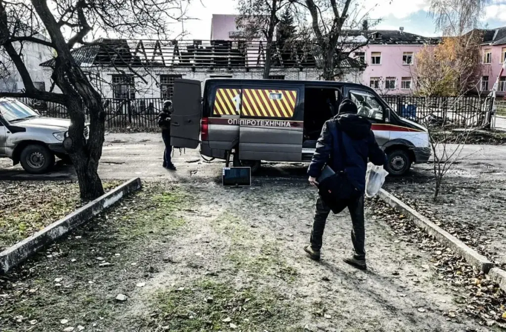 2,5 км від фронту, зруйнована інфраструктура, обстріли не вщухають - чим живе Купʼянщина?