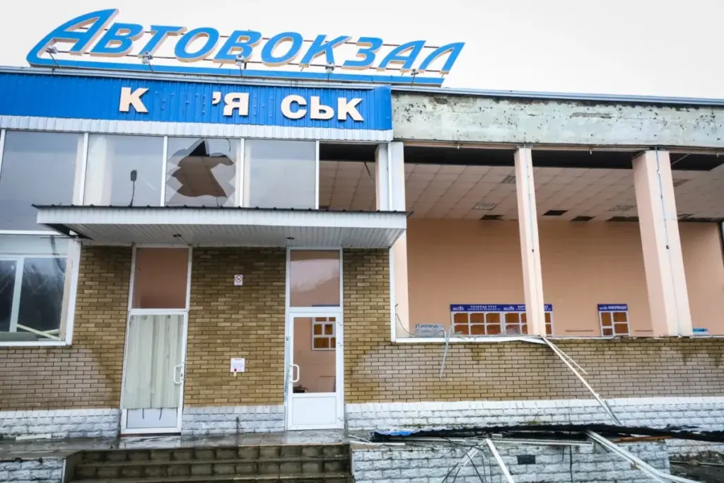 Через обстріли скасували автобус Купʼянськ - Харків