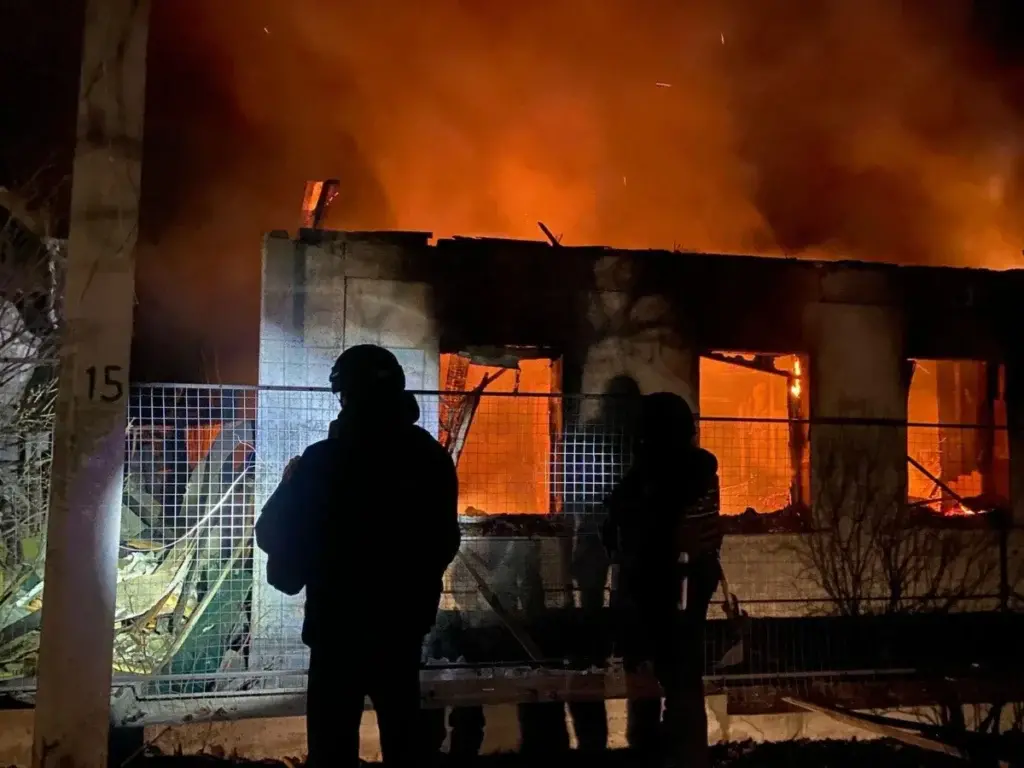 Росіяни знищили електропідстанцію у Куп'янську: місто без світла і води