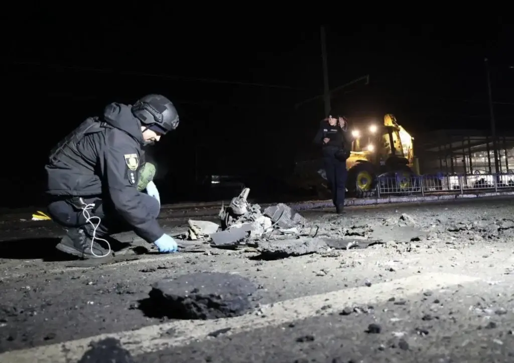 На Купʼянщині ворожий дрон поцілив по чоловіку на мопеді