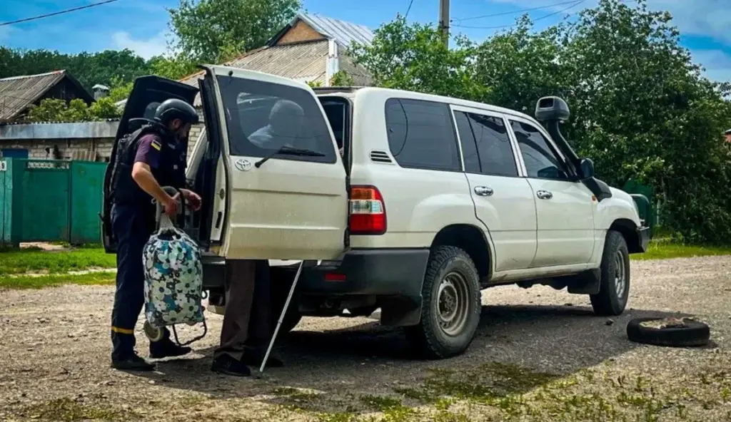 Після примусової евакуації, до Куп'янська повернулася жінка з 4 дітьми - їх розшукали