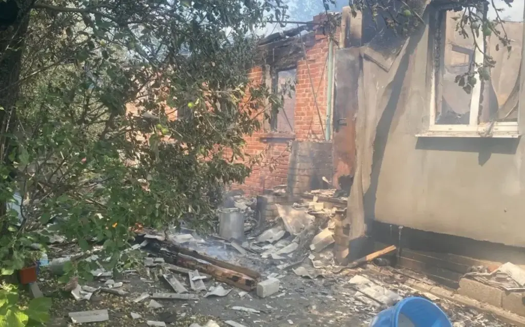 На Куп'янщині ворог вдарив по зупинці та житловим будинкам - є постраждалі