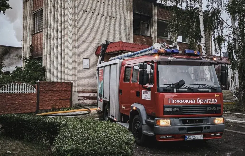 У Купʼянському районі спалахнули пожежі після обстрілів рф