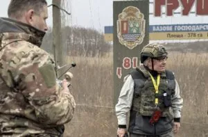 Американський мільярдер поїхав з поліцією до Купʼянська евакуйовувати людей