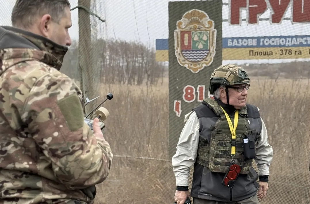 Американський мільярдер поїхав з поліцією до Купʼянська евакуйовувати людей