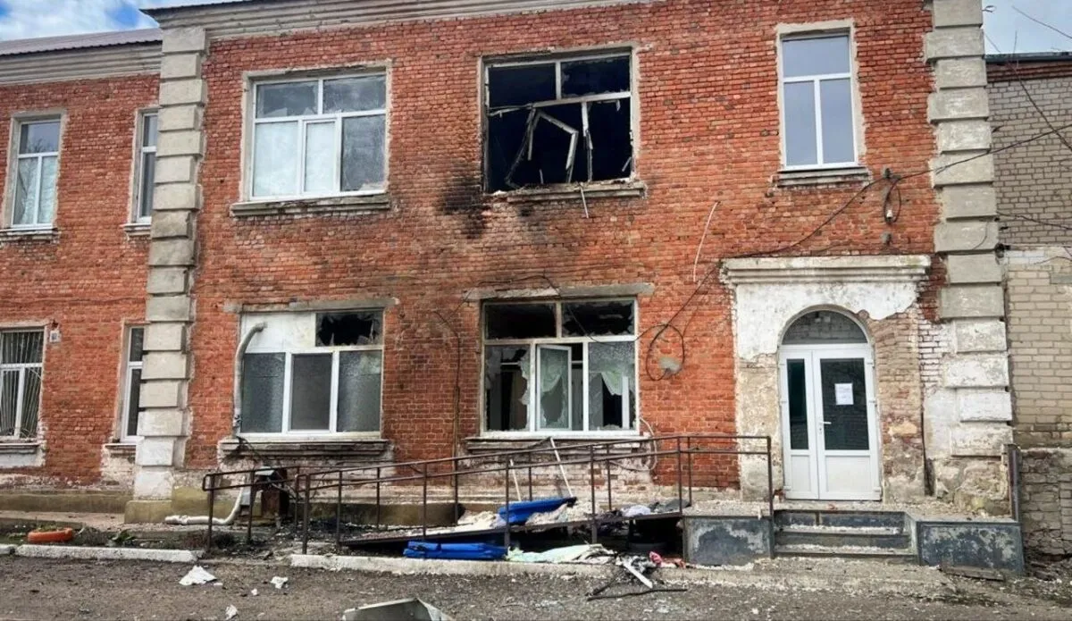 Окупанти вдарили по медзакладу на Куп'янщині: що відомо про постраждалих