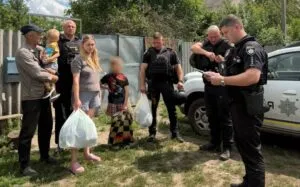 Поліція вивезла дітей із Куп'янського району, а на матір склала протокол за відмову від евакуації