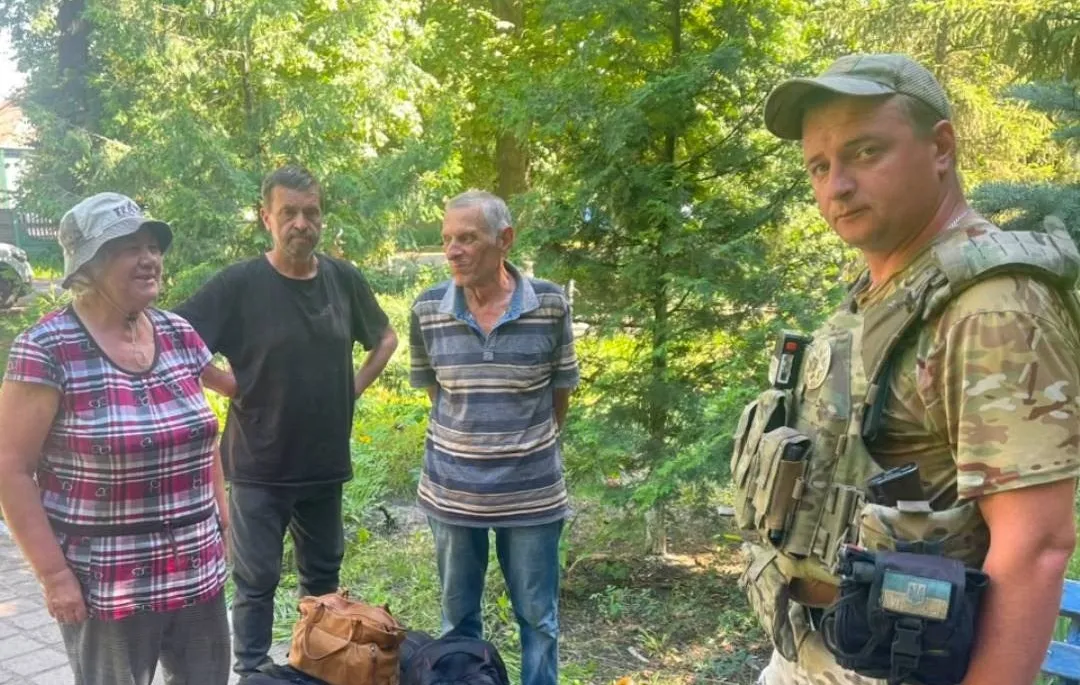 Евакуація на Куп'янщині: поліція вивезла трьох людей