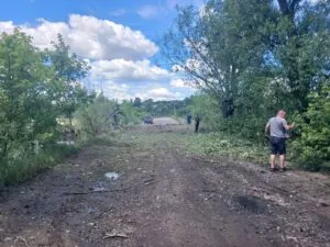 Обстріли прифронтової Куп'янщини: ворог атакує підприємства та приватний сектор