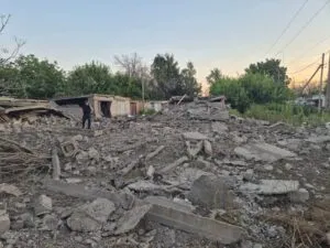 На Куп'янщині ворог обстріляв автівки з цивільними: подробиці