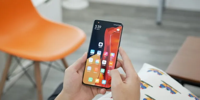 Что предлагают топовые смартфоны и чем доступный Nothing Phone заслужил признание пользователей?