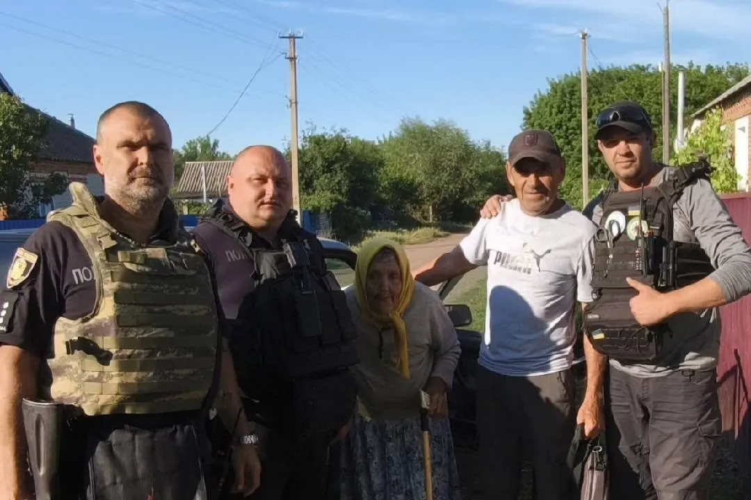 Евакуація з прифронтової зони: з Куп'янського району допомогли виїхати двом людям