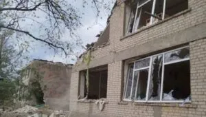 Росіяни обстріляли поліклініку на Харківщині: пошкоджено будівлю