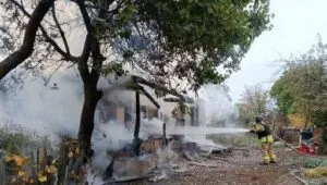 Росіяни обстріляли Харківщину: пошкоджено будинки та автомобілі, є постраждалий