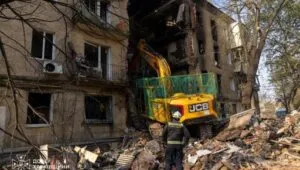 В Харкові завершили рятувальні роботи після ракетного удару